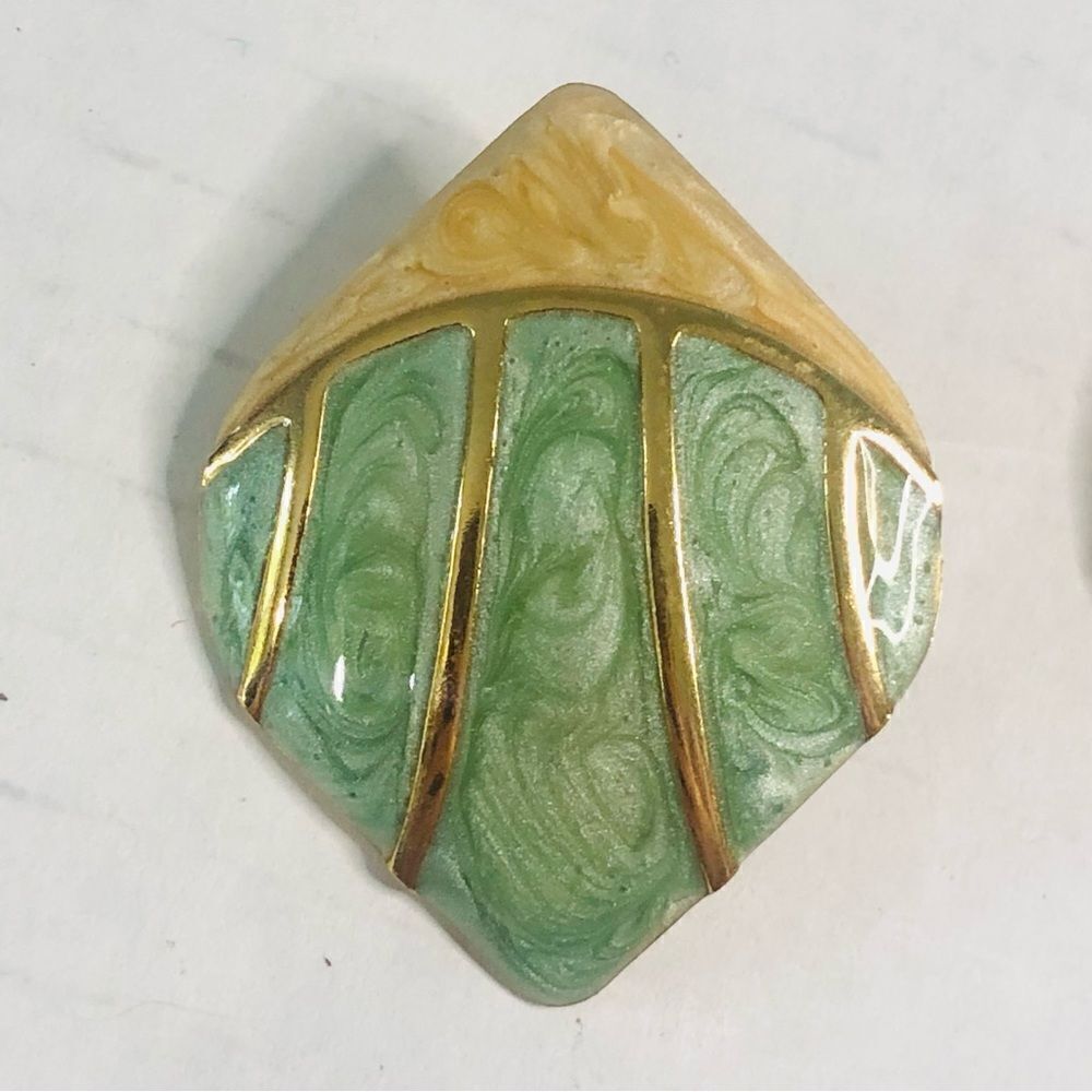 vintage 80’s Green Gold And Cream Color Enamel large pierced earrings no backs - Picture 4 of 5